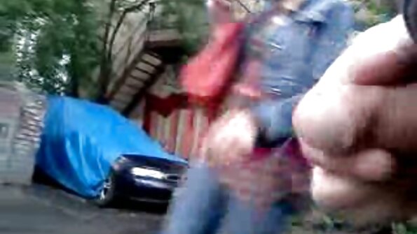 A brunette jeung burit leutik geus meunang kontol di cunt baseuh nya