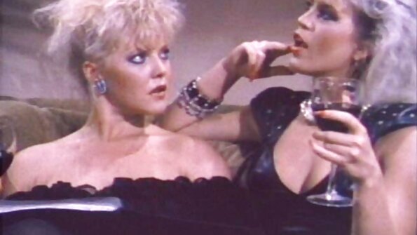 Alluring curvy slut saeutik meunang rammed ku dude Latino ganteng