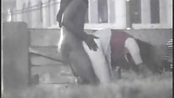 A brunette jeung sapasang seksi suku ieu fucked di snatch ketat nya