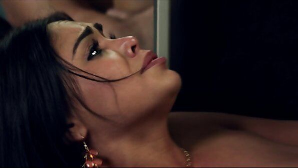 Geulis gagak haired Jalang meunang rammed ku stepdad bangor nya