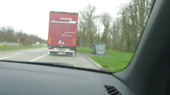 A slut burit badag ku pussy buluan lalaki nya burit spanked