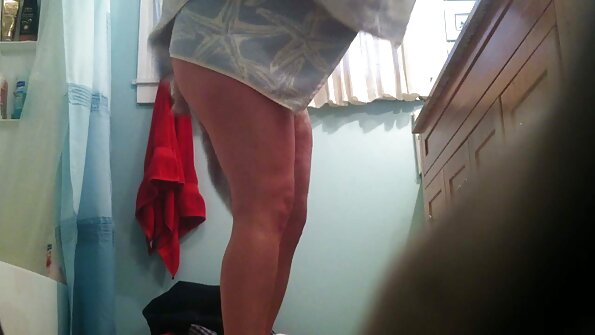 Hiji anak hayam hideung jeung payudara badag lalaki fucked tibalik ka handap kiwari