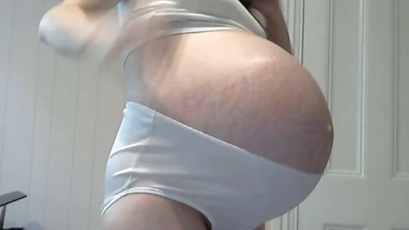 A pirang nu boga awak seksi ieu fucked di pussy baseuh jeung seksi nya