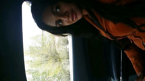 awéwé rumaja pikaresepeun meunang rammed ku lalaki ngora ganteng