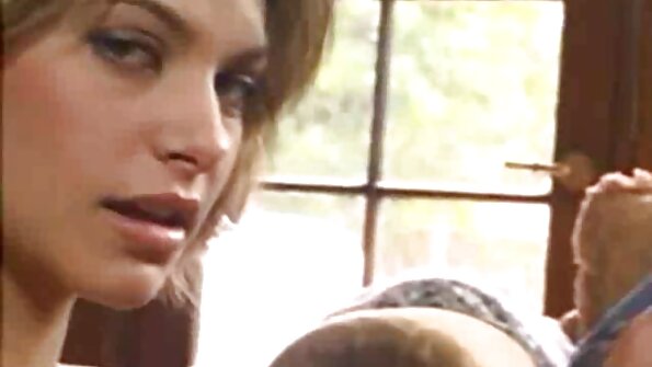 Yui Shimizu Asia ngaliwatan upacara penetrasi ganda