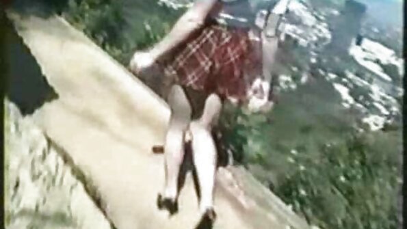 A harlot saeutik breasted badag geus meunang pussy nya ditembus kiwari