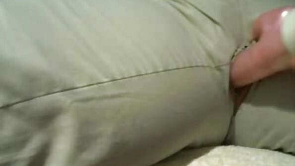 A guy hideung penetrates rumaja jeung nipples puffy dina ranjang