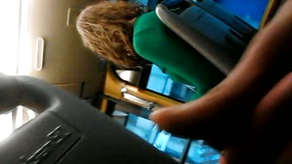 A brunette kalawan tits perky geus meunang kontol di cunt baseuh nya