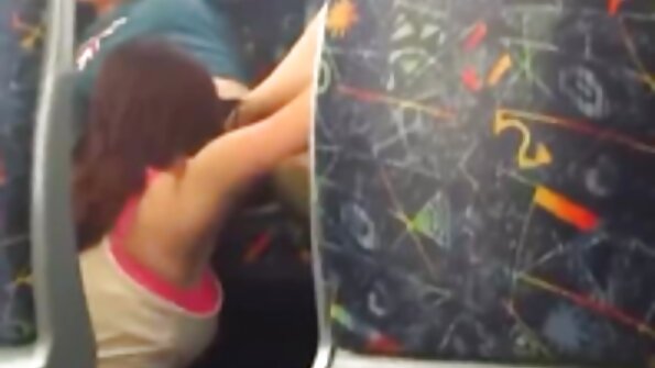 A kageulisan panas nu boga burit meaty lalaki dildo di pussy nya