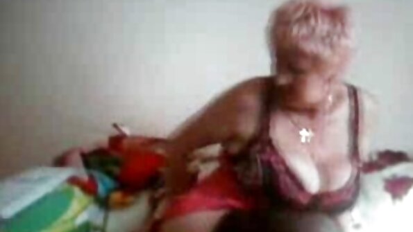 18 taun rumaja heubeul meunang bodo ka tembus pussy nya dina tabel