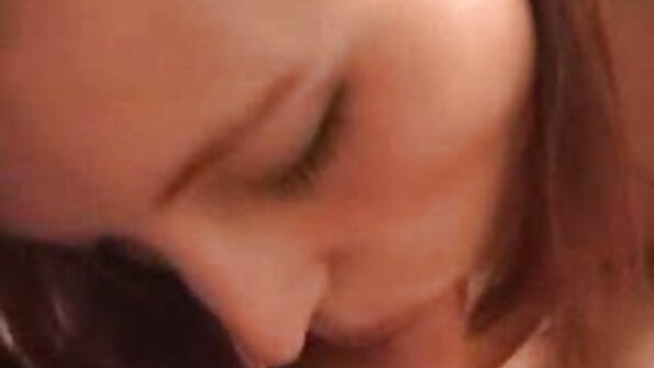 A babe jeung awak ceking aya dina luhureun kontol hideung teuas, lalaki fucked