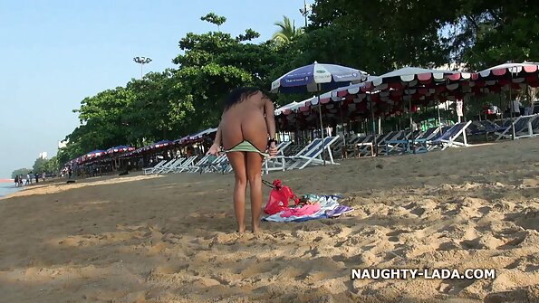 Pirang endah pisan swallows loba mani sanggeus fucked