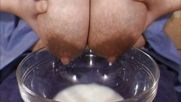 Angela Bodas jeung payudara alam badag nya mumbul dina video bangsat