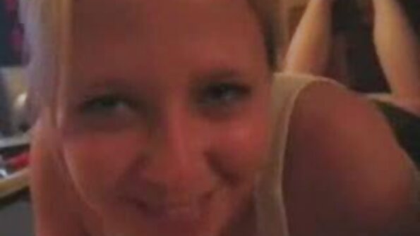 Adegan perbudakan nembongkeun sabaraha kuat-willed gadis Asian Mia Little