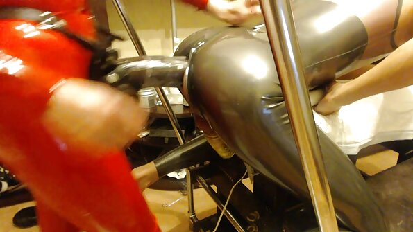 A bangsat burit badag ieu lalaki anally ditembus ku lover hayang nya