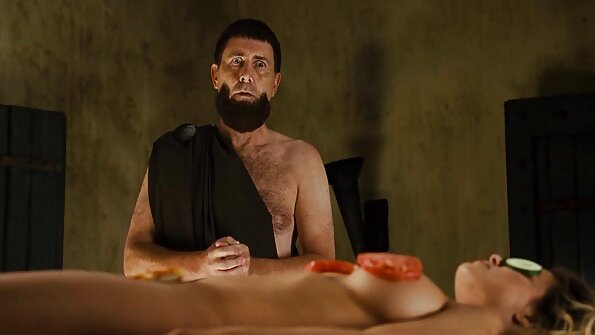 A pirang nu mikanyaah pussy nya fucked ieu rammed dina sofa