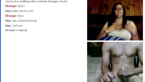 Hiji anak hayam nyabut jilbab teras anjeunna dijejek