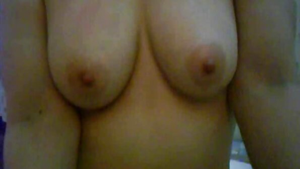 A sababaraha lalaki nu fucking a Jalang panas dina burit jeung pussy