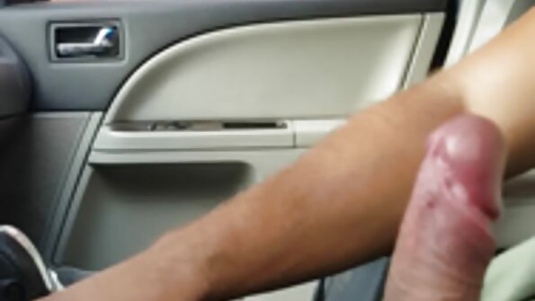 Alluring hottie ngabagéakeun olahragawan kana heunceut nya