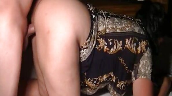 Angelic pirang seduces lalaki nikah pikeun cinta-pembuatan