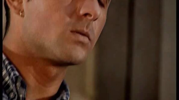 A dude badag nempel kontol na kana sagala katresna alam di threesome a