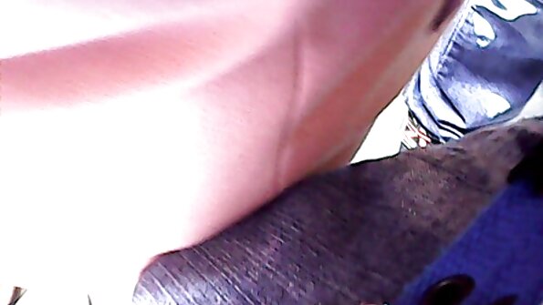 A Jalang jeung pussy buluan keur nyieun cinta ka pasangan nya