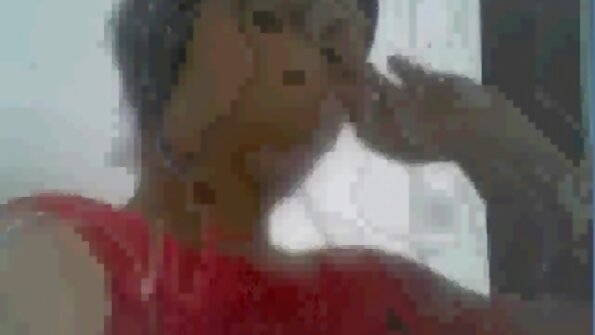 Jalang panas maén sareng cocooan séks anu ageung dina cara anu panas