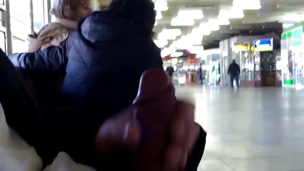 Pasangan amatir keur nyieun video POV sési banging maranéhanana