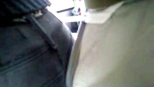 A amatir seksi nu mikanyaah cock lalaki mani dina beungeutna