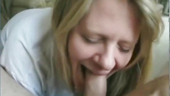 Pirang bi-panasaran jeung redhead fucked langsung kana asses lega