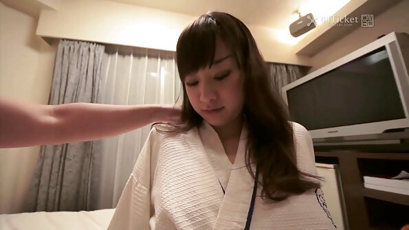 Busty gadis Jepang keur shagged ku kolam renang