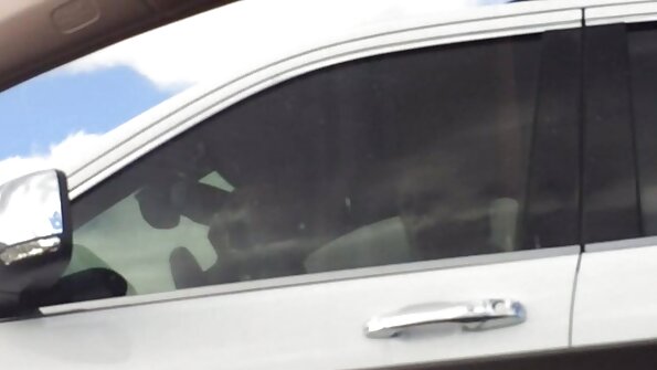 Chick kalawan keajaiban alam badag linggih dina lalaki pisan horny