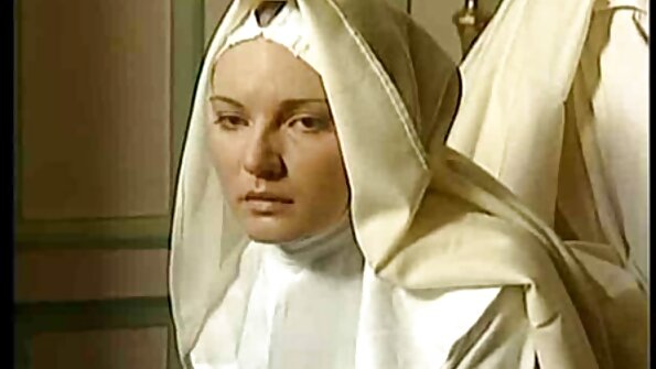 A brunette kalawan seuri endah tur burit seksi lalaki fucked