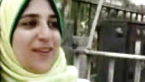 A Chick méré sababaraha sirah jeung manehna mikanyaah cara eta ngajadikeun dirina ngarasa