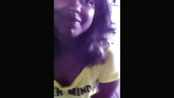 Saatos blondes mandi jeung budak Latin gaduh nice threesome