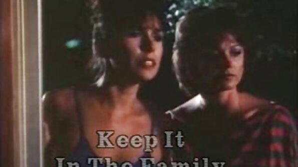 A pihak imah panas jeung jalma kinky robah jadi hiji orgy dieu